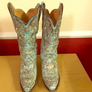 Corral boots size 7 1/2
